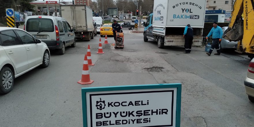 Gebze’de bozulan yollara müdahale