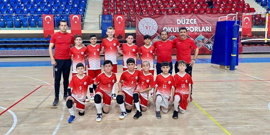 Uluğbey yıldızlar voleybolda ilk 8’in kapasından döndü