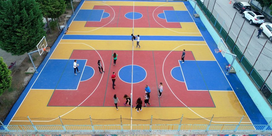 Büyükşehir 70 okula daha basketbol sahası yapacak