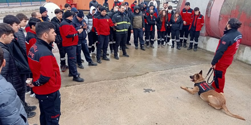 İtfaiyenin yeni personeline meslek eğitimi