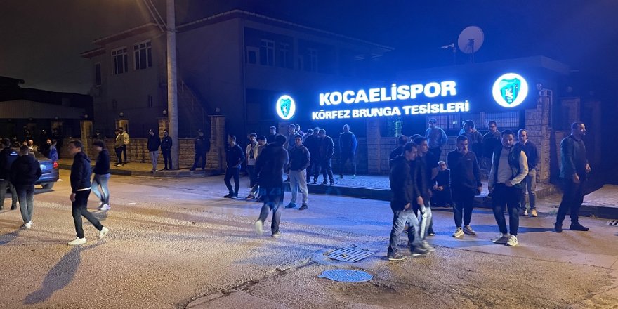 Kocaelisporlu taraftarlardan yenilgiye tepki
