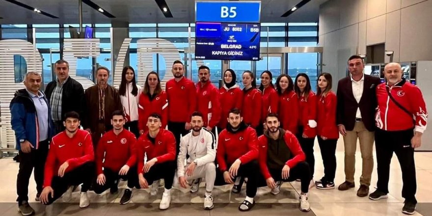 Kağıtsporlu karateciler Golden Belt’den 4 madalya çıkarttı