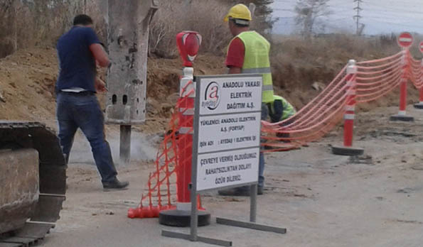 Uyarıları dinlemeyen müteahhit kabloyu koparttı