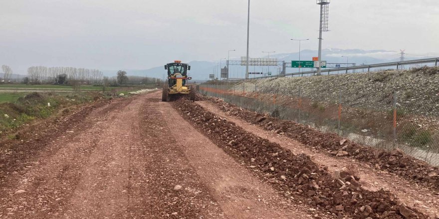 Kırsal mahallelerde yol çalışması devam ediyor