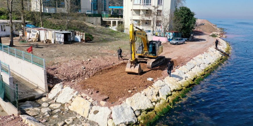 Sahil düzenlemesi hızla devam ediyor