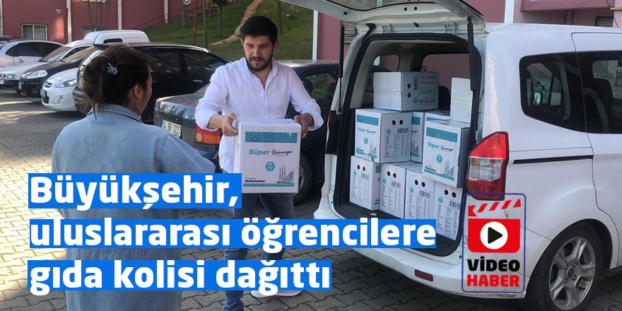 Büyükşehir, uluslararası öğrencilere gıda kolisi dağıttı