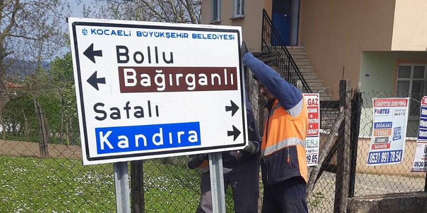 Büyükşehir levhaları yeniliyor