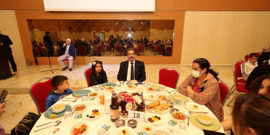 Gebze’de yetim ve öksüz çocuklar unutulmadı