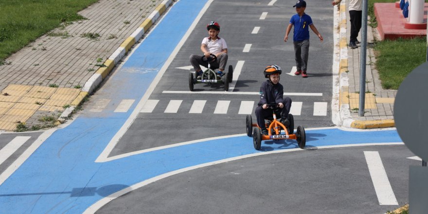 Darıca’da çocuklara uygulamalı trafik eğitimi