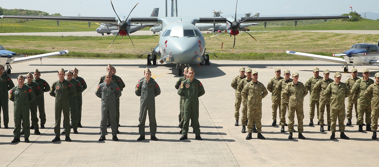 Türk deniz havacılar bayramı görev başında karşıladı
