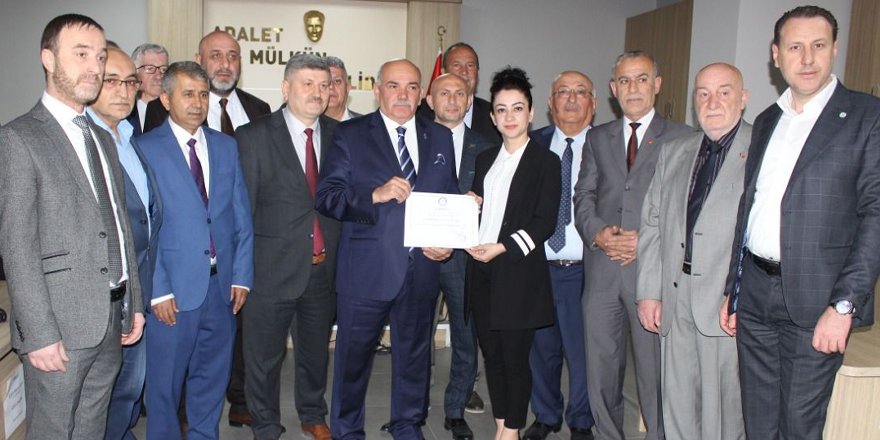 Kadir Durmuş mazbatayı aldı