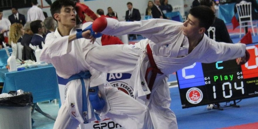 İzmitli karateciler, komşuda tecrübe kazandı