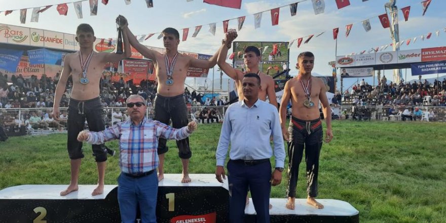 Güreşçiler, Antalya’dan mutlu döndü