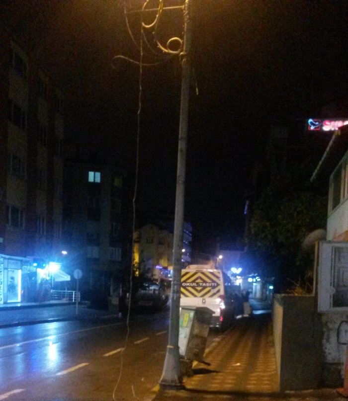 Açıkta duran elektrik kablosu