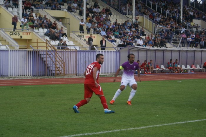 20’ LİK GENÇLERE TAŞ ÇIKARTIYOR