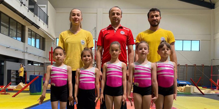 İzmit Belediyesporlu jimnastikçiler yarı finalde