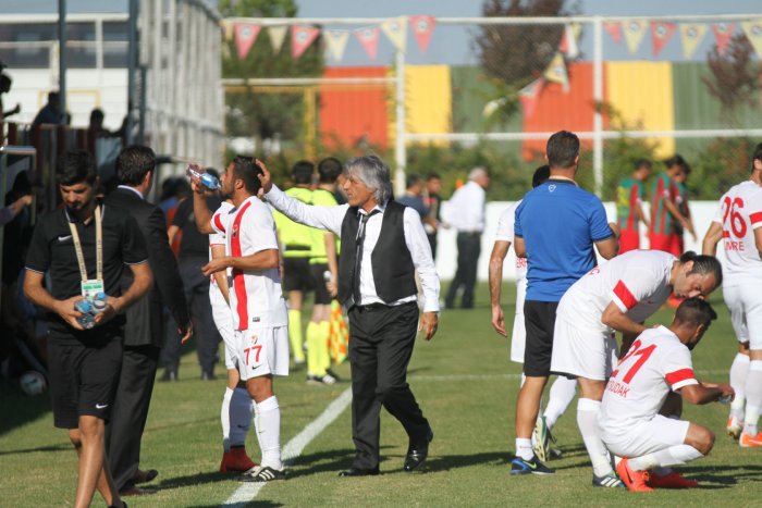 BİRLİK ÇIKIŞ ARIYOR