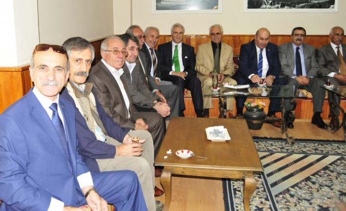 Karslılar dernekte bayramlaştı