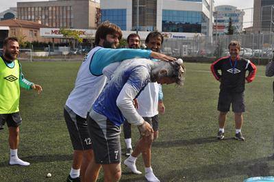 İSHAK’A YUMURTALI SÜRPRİZ!