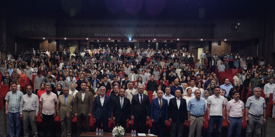 Yarışmada kazanan öğrenciler ödüllerine kavuştu