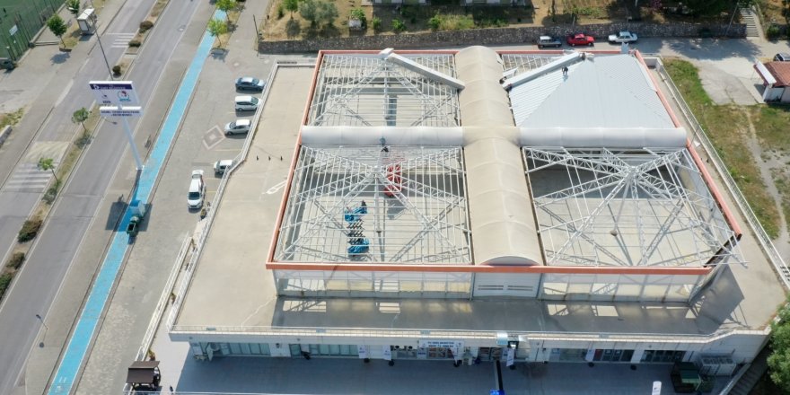 Kapalı Pazarda yenileme çalışmalarında sonra doğru