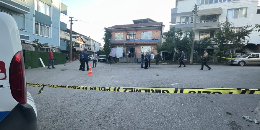 İki grup bıçaklarla birbirine girdi: 3 kişi yaralandı