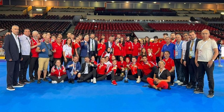 Prag’dan 5 altınla döndük