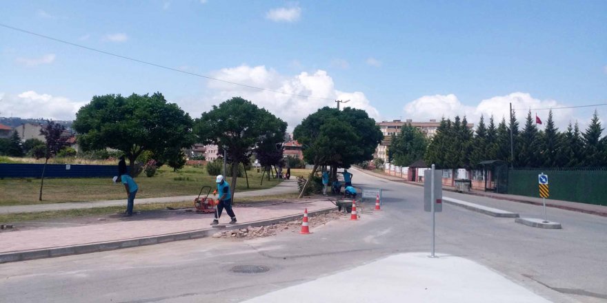 Hayrettin Uzun Caddesinde yol genişletme ve üstyapı