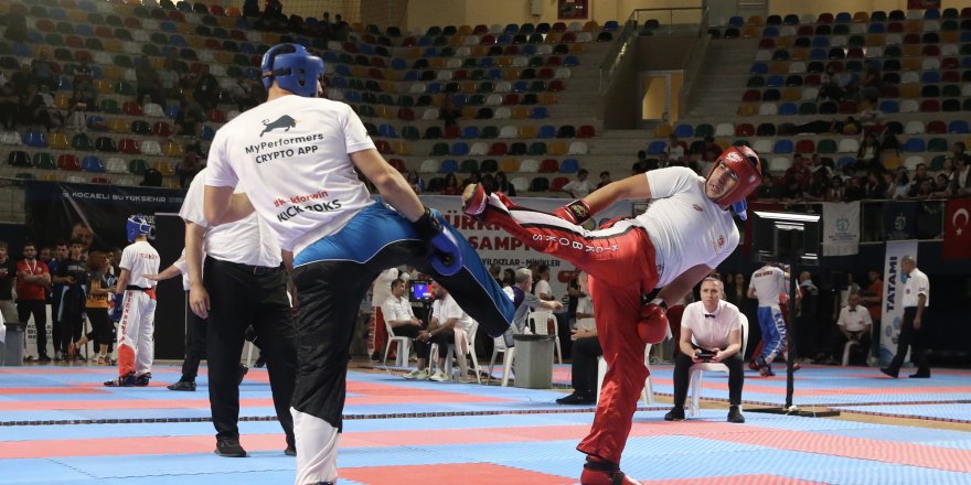 Milli kick boksçu, askeriyeden aldığı özel izinle Türkiye Şampiyonası'na katıldı