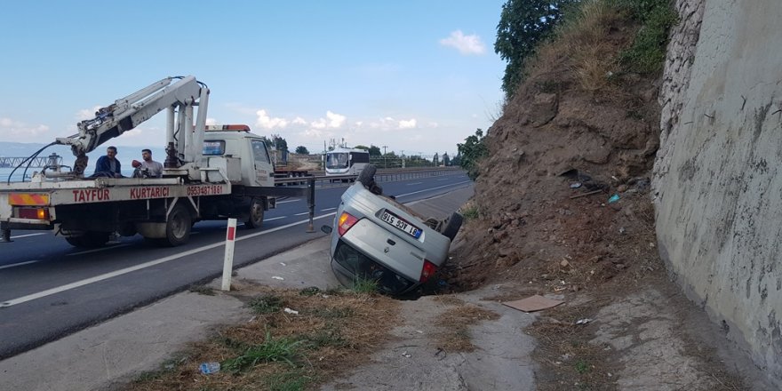 Takla atan otomobilde 2’si çocuk 6 kişi yaralandı