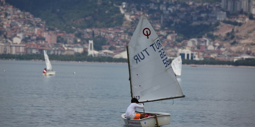 Yelken yarışlarında ödül heyecanı