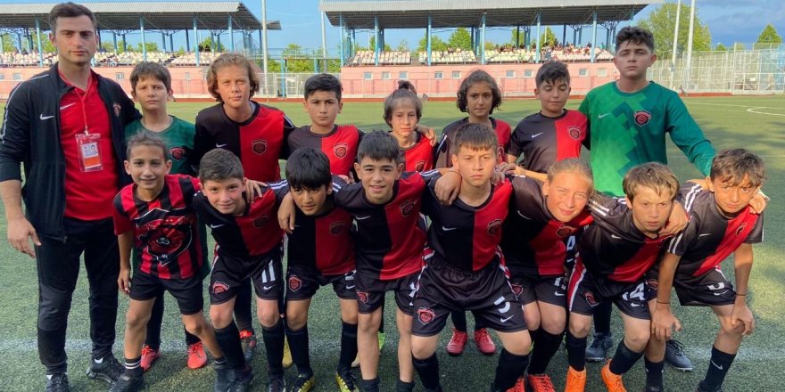 U12 Gölcükspor şampiyon