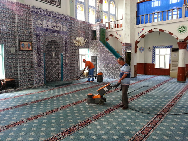 Karabacak din görevlilerini unutmadı