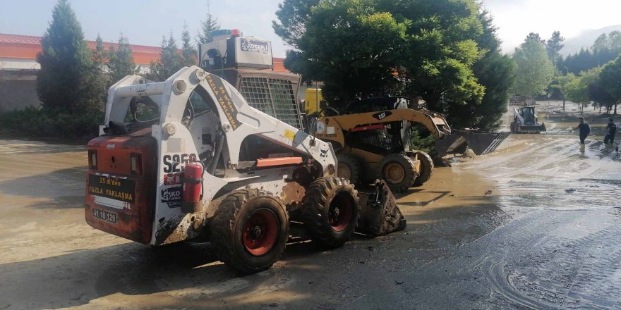 Büyükşehir Yol Bakım Timi Bartın’da