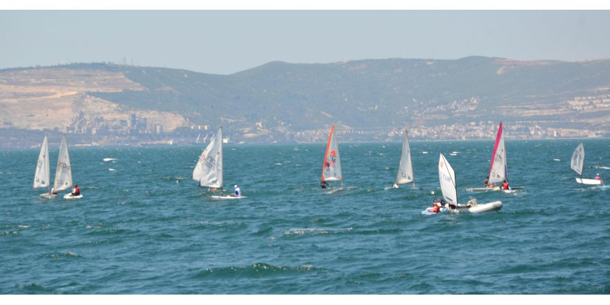 Karamürsel'de yelken yarışları düzenlendi