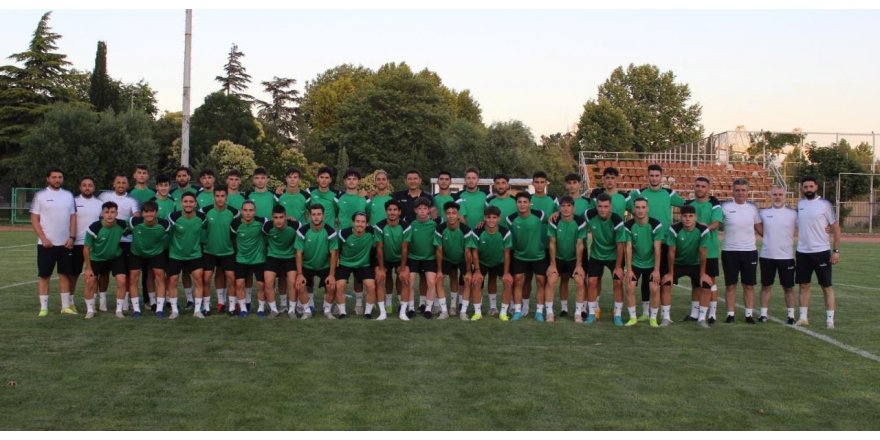 Genç futbolcular görücüye çıktı