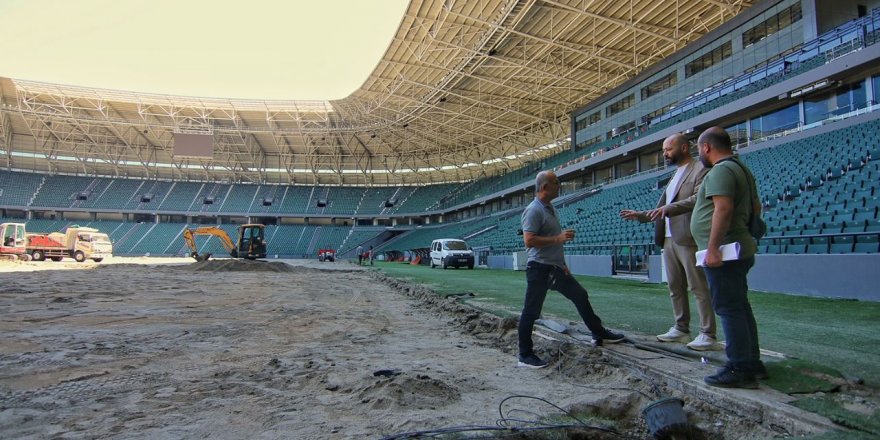 Aktürk stadyumda incelemeler yaptı