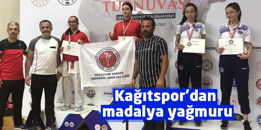 Kağıtspor’dan madalya yağmuru