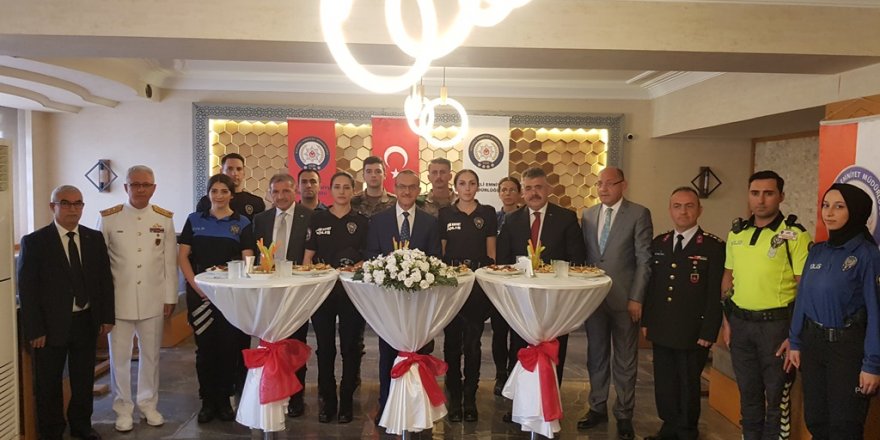 Vali Yavuz, emniyet ve jandarma personeliyle bayramlaştı