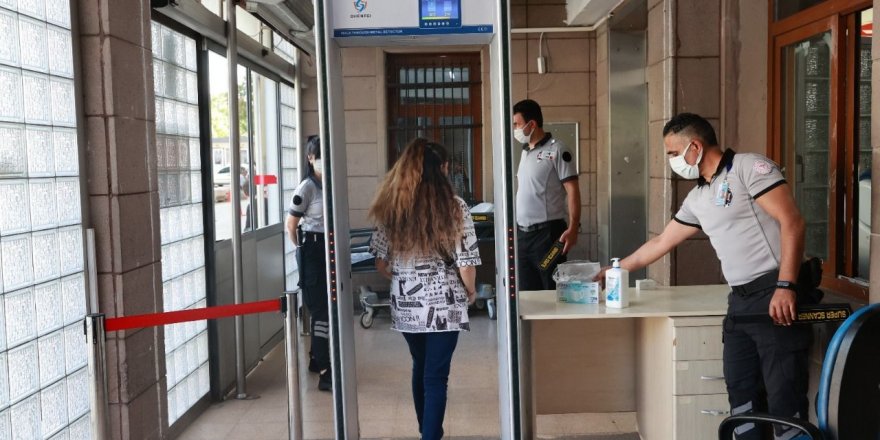 Hastanelerin girişlerine güvenlik sistemi kurulacak