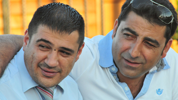 PAŞA GÜLMEYİ UNUTTU