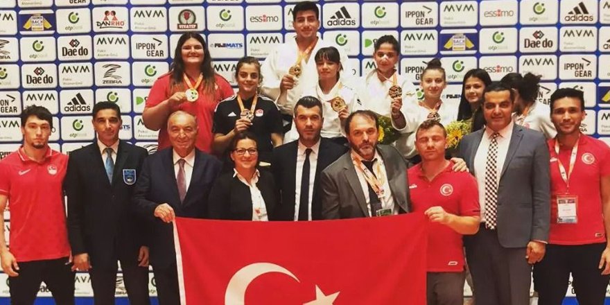 Ertuğ ve Azak’tan birincilik madalyası