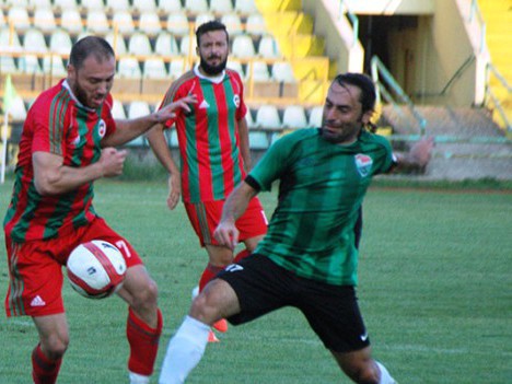 BİRLİK ZİRVEDEN UZAKLAŞTI