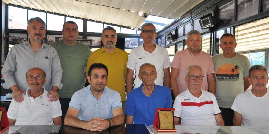 Emektar saha komiserlerine veda