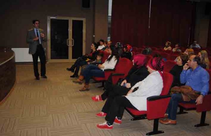 Özel Bilge’de veli eğitim seminerleri devam ediyor