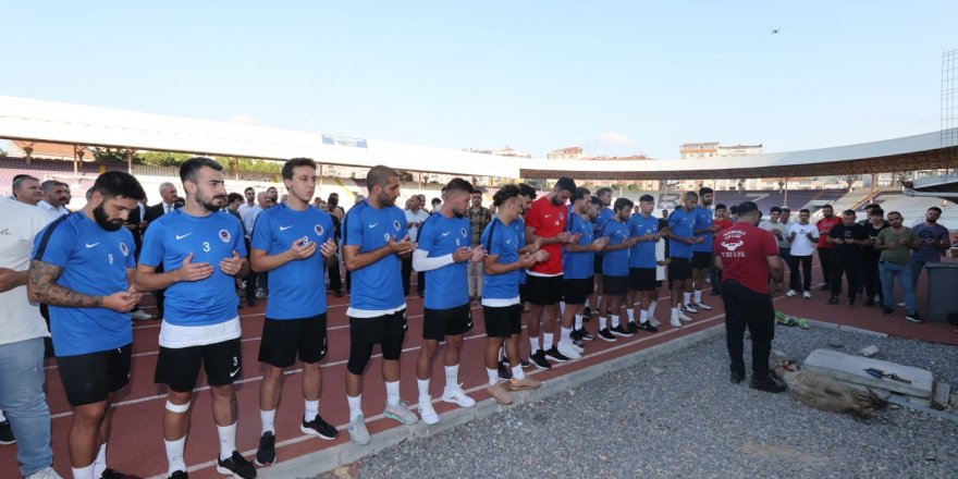 Protokolden Mor Menekşe’ye moral ziyareti