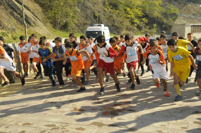 DARICA’DA CUMHURİYET KOŞUSU YAPILDI