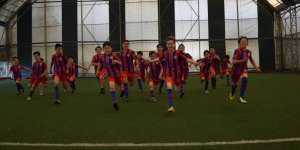 ALTINORDU GEBZE FUTBOL OKULUNA KAYITLAR SÜRÜYOR
