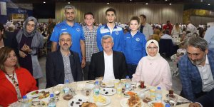 SPOR CAMİASI İFTARDA BULUŞTU