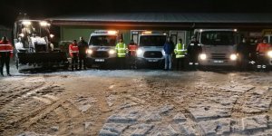Darıca’da ekipler yolların açık kalması için gece boyu çalıştı